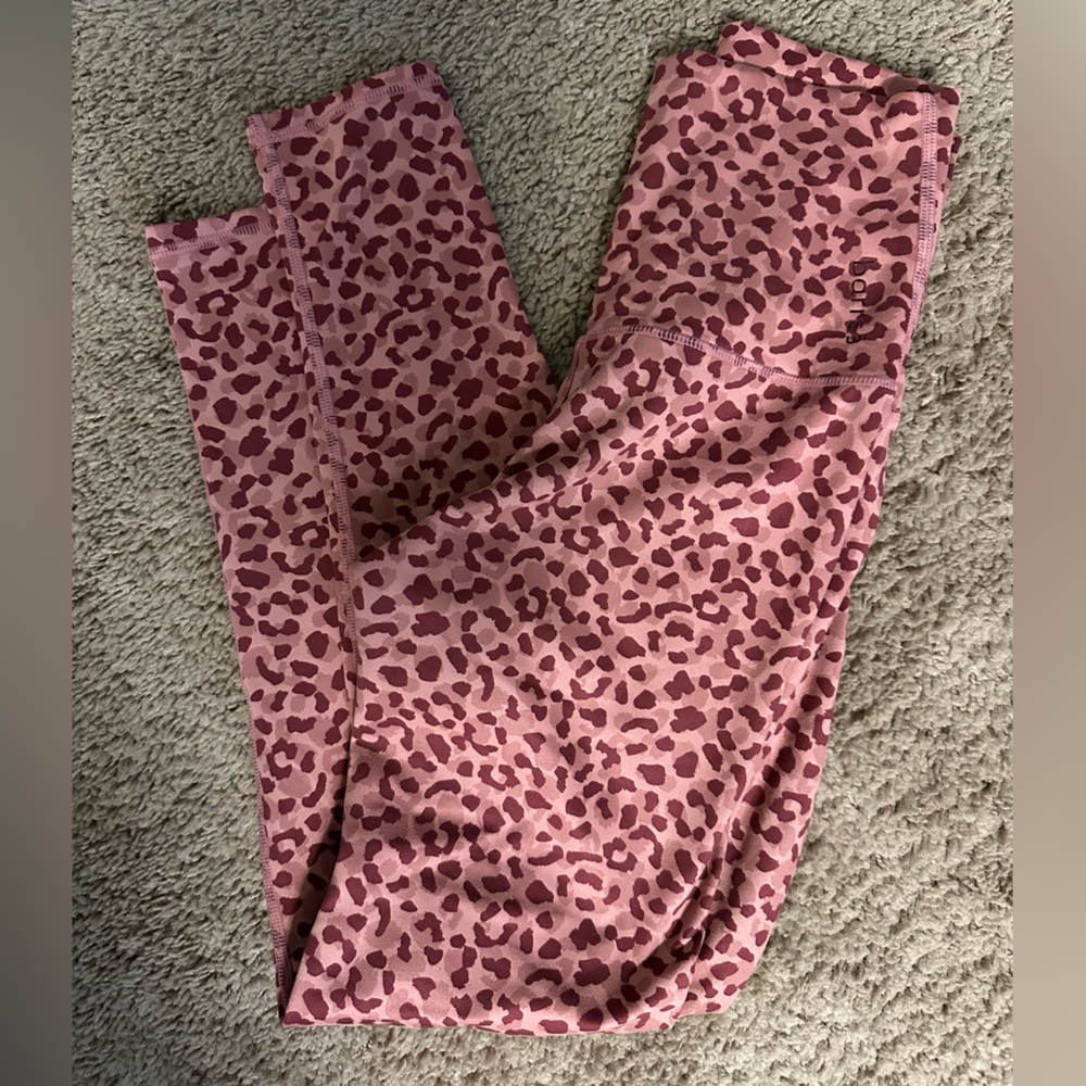 Barre3 pink Leopard Print leggings